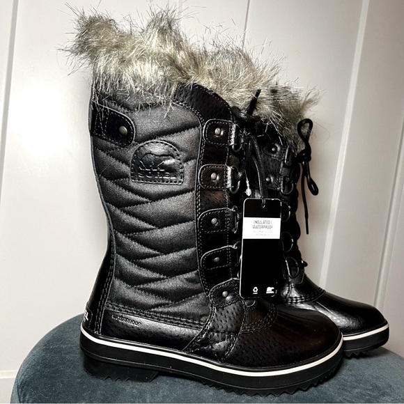 Sorel Women's Black Winter Boots - Picture 2 of 5
